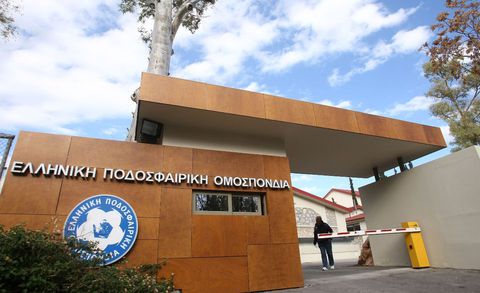 «Δεν υπάρχει ελληνικό ποδόσφαιρο, είναι όλοι ηθοποιοί!»