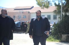 Επίθεση Μαρινάκη στους δημοσιογράφους έξω από την συνάντηση: «Ολα τα σκ@τ@ μαζεμένα» (vid)