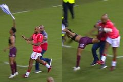 Ο Ροντρίγκο Μολέδο πρωταγωνιστής στο άγριο ξύλο στη Βραζιλία - Σώριασε έναν στο έδαφος (vids)