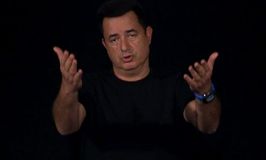 Ατζούν: «Είμαι περήφανος που είμαι οπαδός της Φενέρμπαχτσε - Αυτός είναι ο λόγος που επικρατεί το χάος»