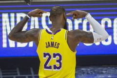 Βασιλική νίκη για τους Λέικερς με ΛεΜπρόν... at the buzzer! (vid)