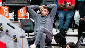 Απίθανη ατάκα Μαλόουν για Γιόκιτς: «Πρέπει να τον αφήνω εκτός πιο συχνά, γιατί...»