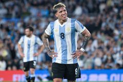 Τέσσερις παίκτες της Αργεντινής προσπαθούν να πείσουν τον Έντσο Φερνάντες να αφήσει την Τσέλσι για την Ατλέτικο Μαδρίτης