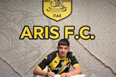 Ο Κώστας Χαρούπας υπέγραψε επαγγελματικό συμβόλαιο με τον Άρη