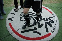 Αυτός ο «θρύλος» της Αϊντχόφεν είναι ο πιο μισητός άνθρωπος στο Άμστερνταμ