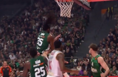 Τάπωσε και γράπωσε την μπάλα ο Φαρίντ (vid)