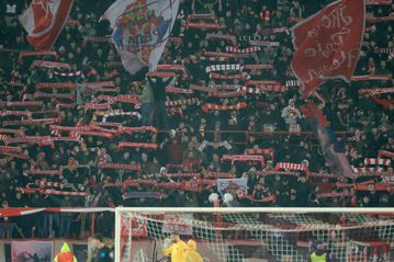 Βαρύ πρόστιμο της UEFA στον Ερυθρό Αστέρα για το κορεό με τον Άγιο Συμεών