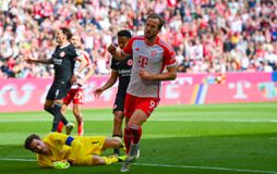 Mε υπογραφή Κέιν η νίκη της Μπάγερν, αποχαιρετά την τετράδα η Ντόρτμουντ μετά τον... περίπατο της Λειψίας