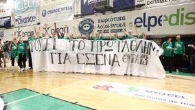 «Ρούξι το πρωτάθλημα για σένα» - Αποθέωση στη Λεωφόρο για την πρωταθλήτρια ομάδα του Παναθηναϊκού (vids, gallery)