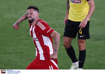 Θαυμάσιο δεξί πλασέ του Βέλντε για το 1-0 του Ολυμπιακού στην Opap Arena