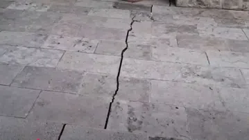 Μυστήριο με ρωγμές σε σπίτια χωρίς να έχει γίνει σεισμός