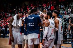 Αυτό είναι το παιχνίδι της χρονιάς στο μπάσκετ: Σκορ 125-128 και ένας μόνος του έβαλε 36 πόντους με 8 τρίποντα! (video)