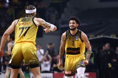 Αλώβητη από το θρίλερ του Game 3 η ΑΕΚ, απέκλεισε τον ΠΑΟΚ στην παράταση και τώρα... Ολυμπιακός!