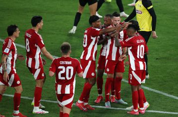 Ο χαλαρός Ολυμπιακός πέρασε από την «OPAP Arena» και έσπρωξε την απογοητευτική ΑΕΚ στην 4η θέση!
