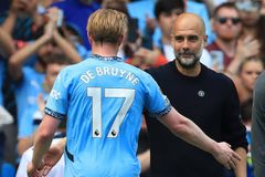 Γκουαρδιόλα: «Δεν μου είναι εύκολη η αποχώρηση του Ντε Μπρόινε αλλά του εύχομαι τα καλύτερα»