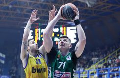 Το τηλεοπτικό πρόγραμμα της ημέρας: Που θα δείτε Περιστέρι - Παναθηναϊκός, Ρεάλ, Παρί, Μπάγερν και Ντόρτμουντ