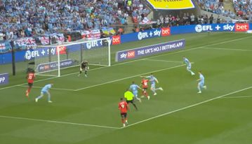 Πανζουρλισμός στη Λούτον, πήρε τον «τελικό» με την Κόβεντρι κι επέστρεψε στην Premier League έπειτα από 31 χρόνια! (vid)