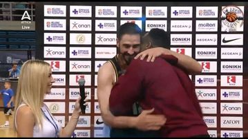 Η... έκρηξη αγάπης του Θανάση στον Καμπερίδη! (vid)