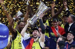 Η Φενέρ «έραψε» το δεύτερό της αστέρι (vid)