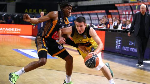 Η ΑΕΚ Betsson «δένει» τον Φλιώνη με επέκταση συμβολαίου!