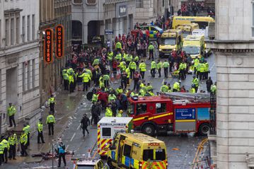 Χαροπαλεύει ένα παιδί μετά την παράσυρση των οπαδών της Λίβερπουλ!
