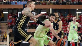 Η Μπαρτσελόνα σε πίεση: Προτείνει μείωση αποδοχών στον Αμπρίνες!