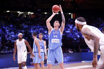 Μήτογλου: «Να προσαρμόσουμε το παιχνίδι μας γύρω από τον Γιάννη Αντετοκούνμπο» (vid)