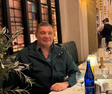 Ο Ραζνάτοβιτς επιβεβαίωσε την δεύτερη μεταγραφή του Ερυθρού Αστέρα με μια φωτό: «Είναι ήδη στην πόλη» (pic)