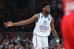 «Προσφέρει διετές συμβόλαιο στον Οτούρου ο Ολυμπιακός»