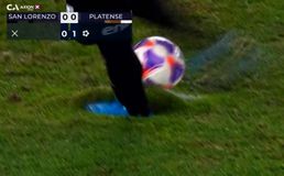 Έκανε «λακούβα» στο πέναλτι, έστειλε τη μπάλα στην εξέδρα και οι εκτελεστές άλλαξαν πλευρά (vid)!