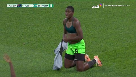 Παίκτρια της Νιγηρίας σκόραρε και έβγαλε την μπλούζα της! (vid)
