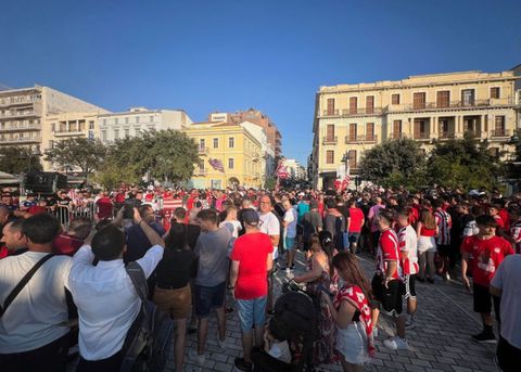 Στην Πάτρα τα τρόπαια του Youth και του Conference League - Τεράστια η στήριξη του κόσμου στον Ερασιτέχνη