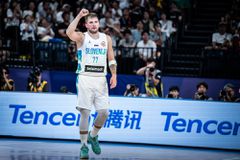 Το ΝΒΑ δίνει όλο το σκορ στο Παγκόσμιο Κύπελλο - Ο Ντόντσιτς που κοιτάει τον... Γκάλη και άλλα επτά «αμερικανάκια» στο top 10 της πρώτης αγωνιστικής