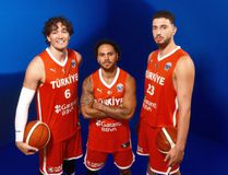 Λάρκιν: «Aυτός είναι ο καλύτερος σέντερ που έχω παίξει μαζί»