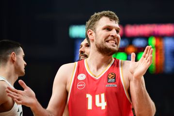 Βεζένκοφ: «Η Euroleague είναι μαραθώνιος - Καλή επιτυχία στην Εθνική» - Τι είπε για την συμμετοχή του στο πρώτο ματς της σεζόν (vid)