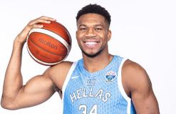 Eurobasket 2025: Η φωτογράφιση της «επίσημης αγαπημένης» στην Κύπρο (vid)