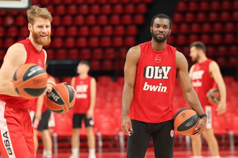 Ολυμπιακός: Η πρώτη προπόνηση στο ΣΕΦ (pics)