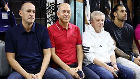 Παρόντες οι αδερφοί Αγγελόπουλοι, ο Πρίντεζης και ο Σκινδήλιας στο Ολυμπιακός - Προμηθέας (vid)