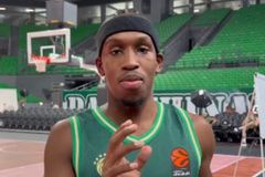 Η αντίδραση του Σορτς όταν δοκίμασε... γαλακτομπούρεκο: «Πάρτο από εδώ...» (vid)