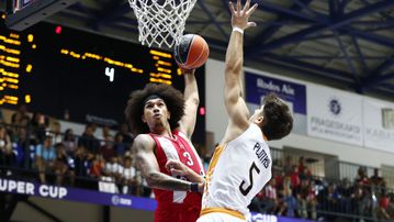 Απίθανη τάπα του Πλώτα στον Γουόρντ (vid)