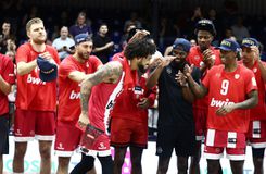 Ο Ολυμπιακός έχει σταθερές στο παιχνίδι του και την ασφάλεια του Βεζένκοφ