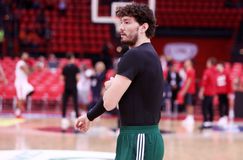 Υπό δρακόντεια μέτρα ασφαλείας η άφιξη του Παναθηναϊκού στο ΣΕΦ (vid)