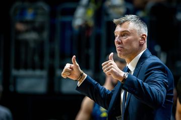 Γιασικέβιτσιους: «Δύσκολη η έδρα του Ολυμπιακού - Κλειδιά οι Μιλουτίνοβ, Ντόρσεϊ και Βεζένκοβ»