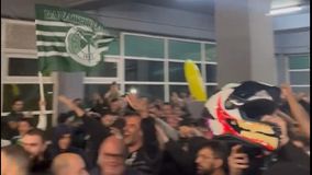 Η αποθεωτική υποδοχή του Παναθηναϊκού μετά τη νίκη στο ΣΕΦ - 1.000 φίλοι των «πρασίνων» στο ΟΑΚΑ