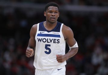 Πλήγμα στους Τίμπεργουλβς με Έντουαρντς - Πόσο καιρό μένει εκτός