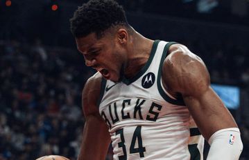 Ιστορικό επίτευγμα: Ο Γιάννης Αντετοκούνμπο έγινε ο πρώτος παίκτης στην ιστορία του ΝΒΑ που το κατάφερε!