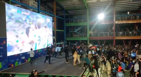 Οπαδοί της Αργεντινής έστησαν πάρτι στο Μπανγκλαντές μετά το γκολ του Μέσι (vid)
