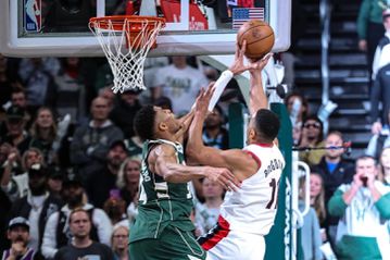 To Show του Γιάννη Αντετοκούνμπο και ο... αφιλόξενος Λίλαρντ που τιμώρησε τους πρώην συμπαίκτες του (vids)