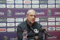 «Να τσεκάρετε πριν ρωτήσετε»: Ο Μεσίνα έγινε έξαλλος με δημοσιογράφο (vid)