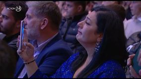 Βούρκωσε η μητέρα του Κουλιεράκη στη βράβευση του γιου της (vid)